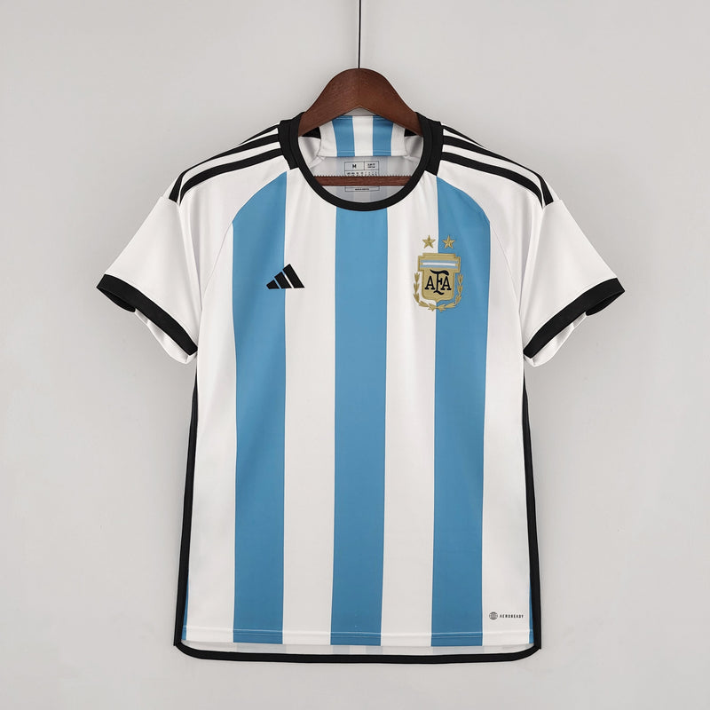 Camisa Argentina Patch Campeão Copa do Mundo  2022 - Adidas Torcedor Masculina